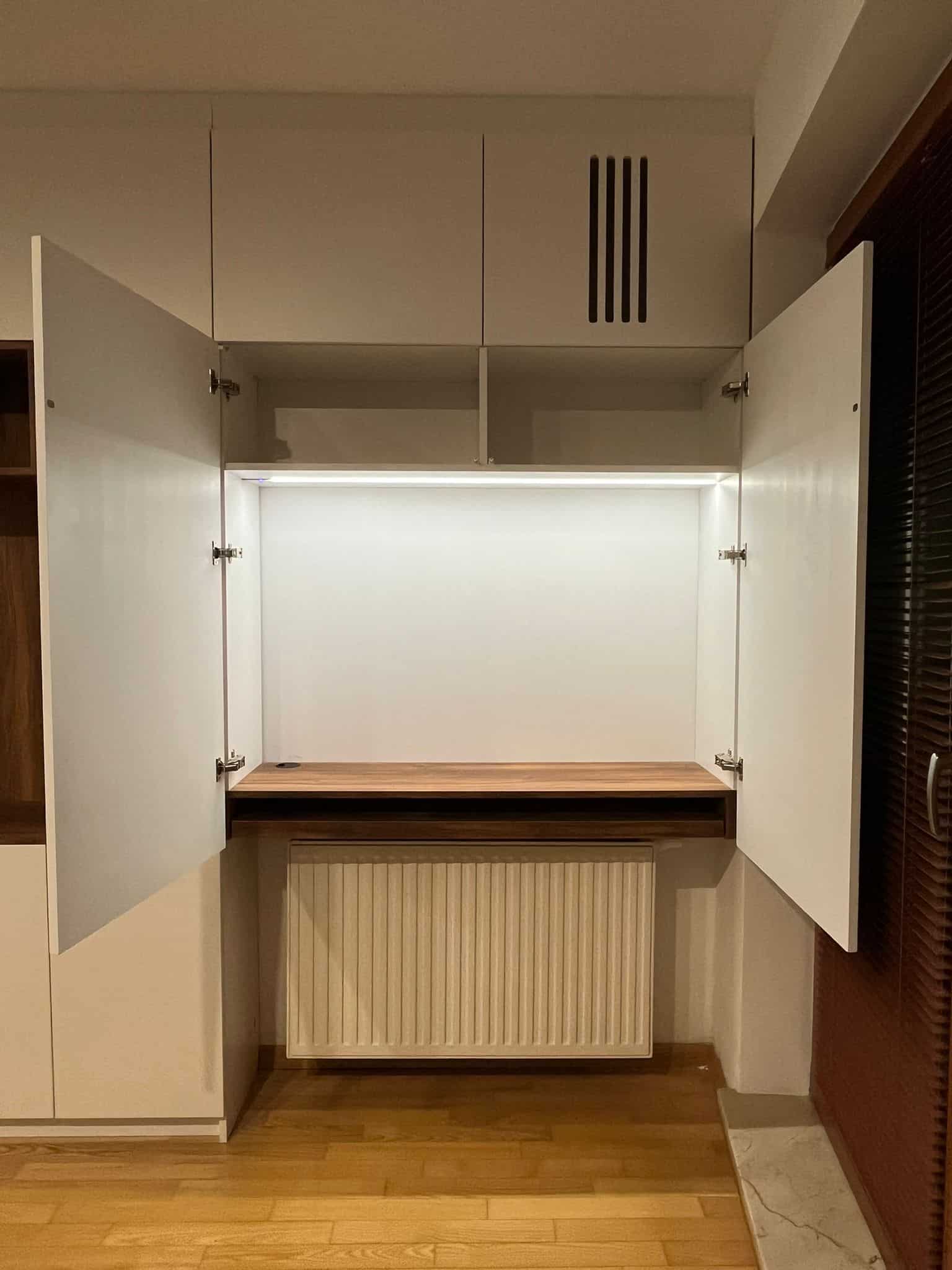 Mebelek – nowoczesna szafka z oświetleniem LED